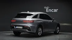 2023 Genesis GV70 2.5T Gasoline AWD, серо-серебристый — фото 2