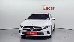 2022 Mercedes-Benz A-Class A220 Sedan — фото 3