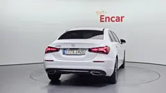 2022 Mercedes-Benz A-Class A220 Sedan — фото 4