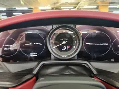 2023 Porsche 911 Carrera 4 GTS Cabriolet, 은하색 — фото 14