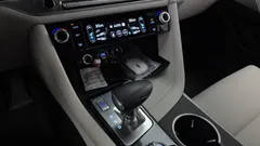 2024 Genesis G70 Gasoline 2.5T 2WD, белый — фото 9