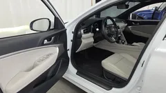 2024 Genesis G70 Gasoline 2.5T 2WD, белый — фото 10