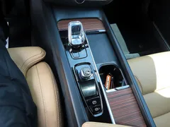 2023 Volvo V60 B5 Ultimate AWD, синий — фото 15