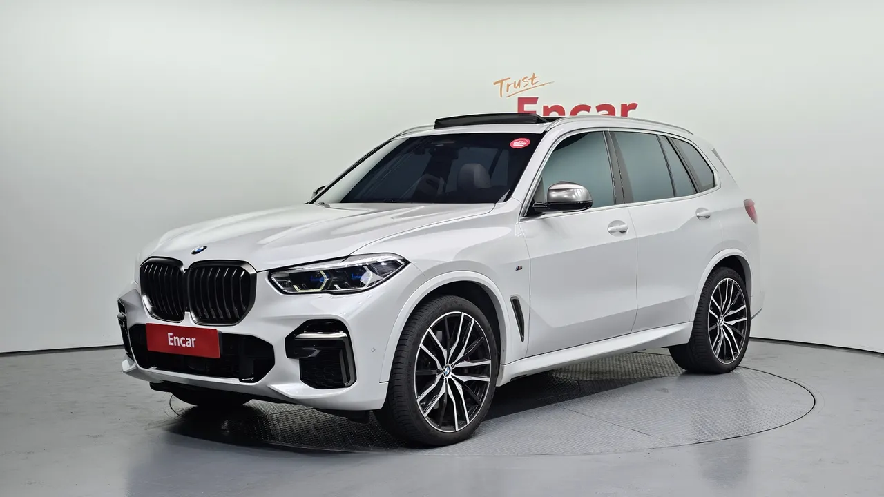 2022 BMW X5 M50i