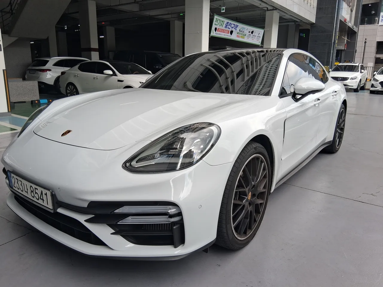 2023 Porsche Panamera 2.9 AWD Platinum Edition