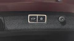 2021 Genesis G70 Gasoline 3.3T 4WD, красный — фото 16