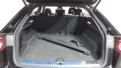 2021 Audi Q8 45 TDI Quattro Premium, чёрный — фото 18