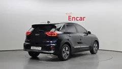 2022 Kia Niro 1.6 HEV — фото 2