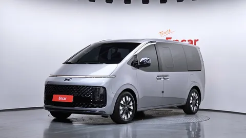 2023 Hyundai Staria Lounge 9-Seater