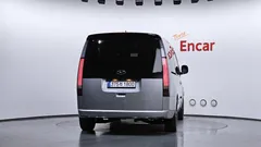 2023 Hyundai Staria Lounge 9-Seater — фото 4