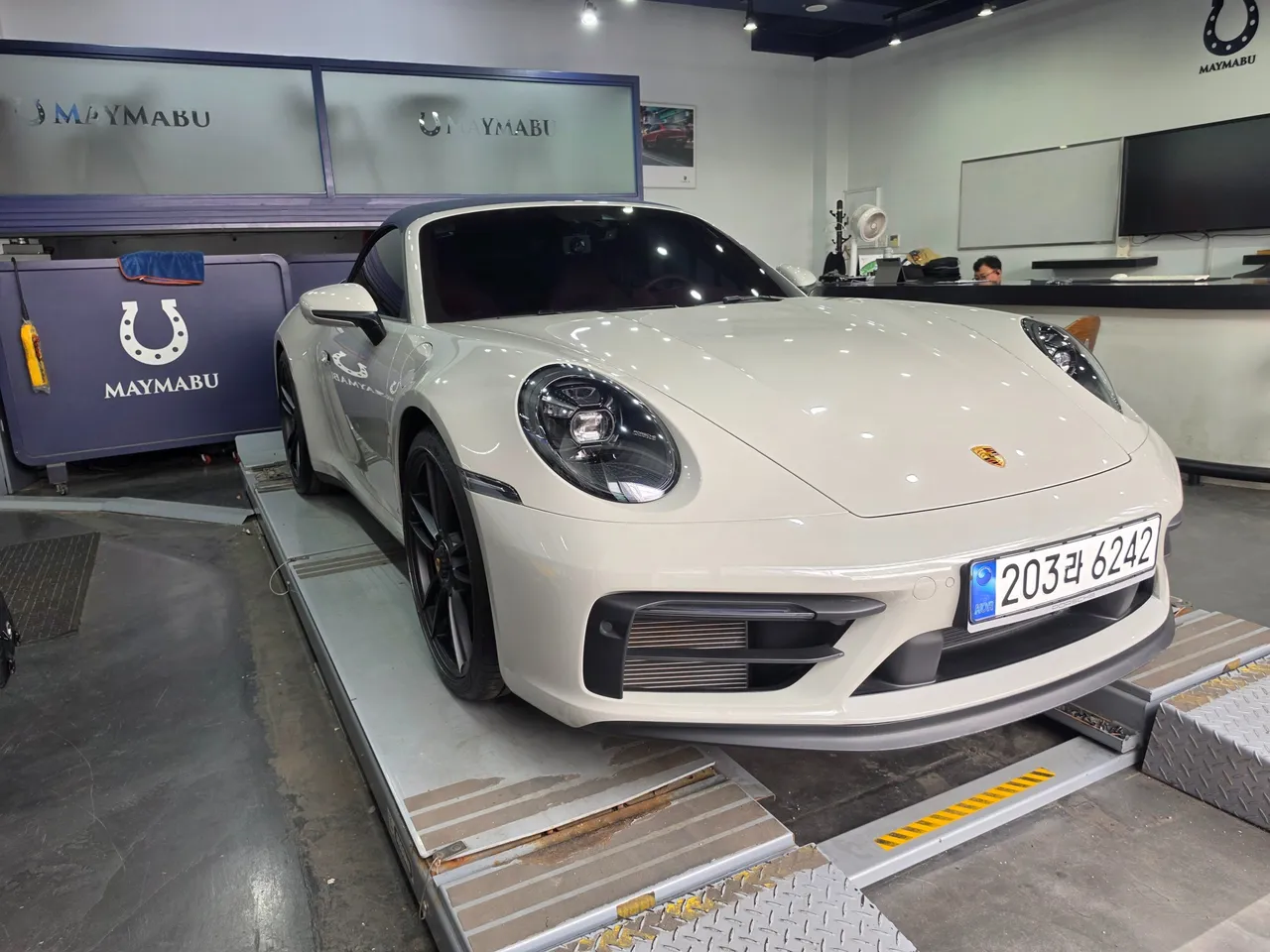 2023 Porsche 911 Carrera 4 GTS Cabriolet