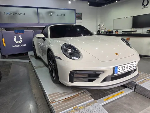 2023 Porsche 911 Carrera 4 GTS Cabriolet