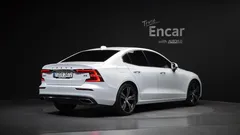 2021 Volvo S60 B5 Inscription, белый — фото 2