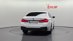 2022 BMW 5-Series 520i M Sport — фото 4