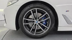2022 BMW 5-Series 520i M Sport — фото 5