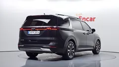 2023 Kia Carnival Diesel 9-Seater Noblesse — фото 2