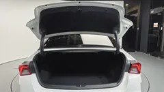 2021 Kia K5 Signature, белый — фото 20