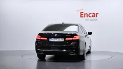 2023 BMW 5-Series 520i Luxury — фото 4