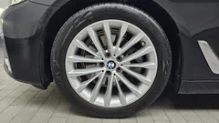2023 BMW 5-Series 520i Luxury — фото 5