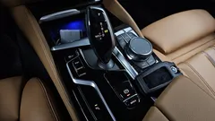 2023 BMW 5-Series 520i Luxury — фото 9
