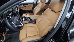 2023 BMW 5-Series 520i Luxury — фото 10