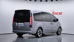 2023 Hyundai Staria Lounge 9-Seater — фото 2