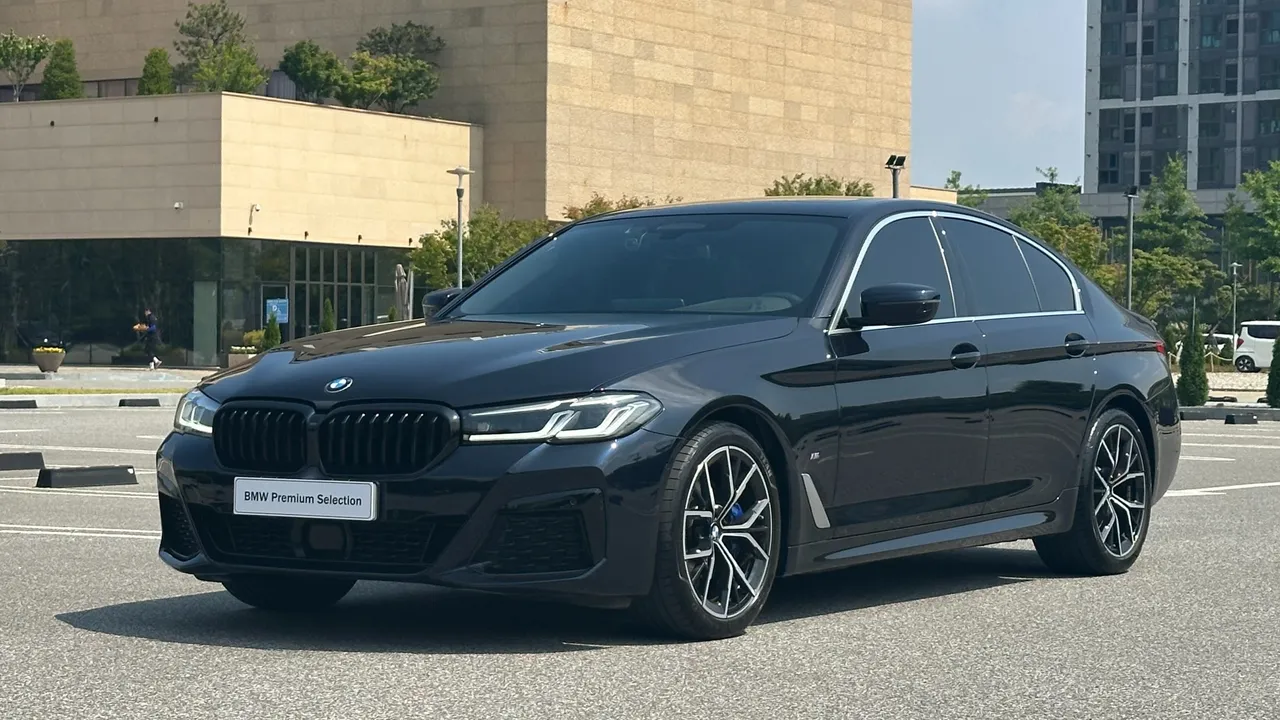 2022 BMW 5-Series 530i M Sport Package