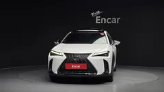 2024 Lexus UX 2.0 F-Sport 2WD, белый — фото 3