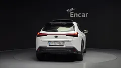 2024 Lexus UX 2.0 F-Sport 2WD, белый — фото 4
