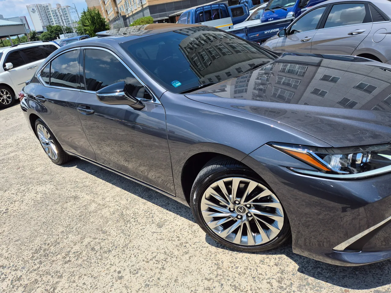 2023 Lexus ES Luxury Plus