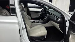 2022 Genesis G70 Gasoline 3.3T 2WD, белый — фото 11