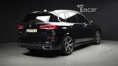 2022 BMW X5 xDrive 40i M Sport — фото 2