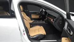2021 Volvo V60 B5 Pro AWD, белый — фото 11