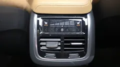2021 Volvo V60 B5 Pro AWD, белый — фото 19