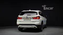 2022 BMW X1 xDrive 20i xLine — фото 4