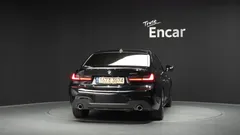 2022 BMW 3-Series 320i M Sport — фото 4