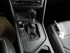 2022 Volkswagen Tiguan 2.0 TSI Prestige — фото 17