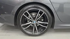 2022 BMW 3-Series 320i M Sport, серый — фото 5