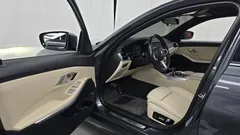 2022 BMW 3-Series 320i M Sport, серый — фото 10