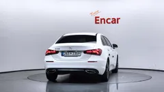 2022 Mercedes-Benz A-Class A220 Sedan, белый — фото 4