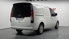 2023 Hyundai Staria Cargo 3-Seater — фото 2