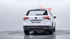 2023 Volkswagen Tiguan 2.0 TSI Prestige, белый — фото 4