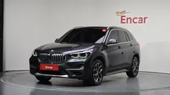2022 BMW X1 xDrive 20i xLine, серый — фото 1