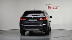 2022 BMW X1 xDrive 20i xLine, серый — фото 4