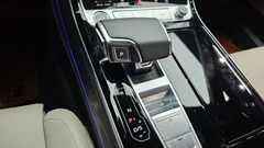 2022 Audi A8 55 TFSI Quattro Premium LWB — фото 9