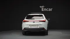 2021 Lexus UX 2.0 2WD, белый — фото 4