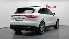 2023 Porsche Cayenne 3.0 PLATINUM EDITION — фото 2
