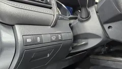 2023 Toyota Camry 2.5 LE Hybrid, белый — фото 19