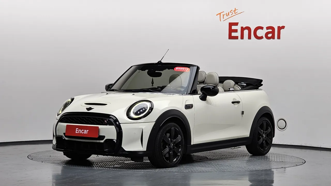 2023 Mini Cooper Convertible Classic Launch Pack