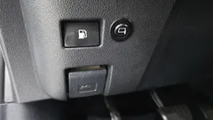 2022 Toyota Prius 1.8, белый — фото 13